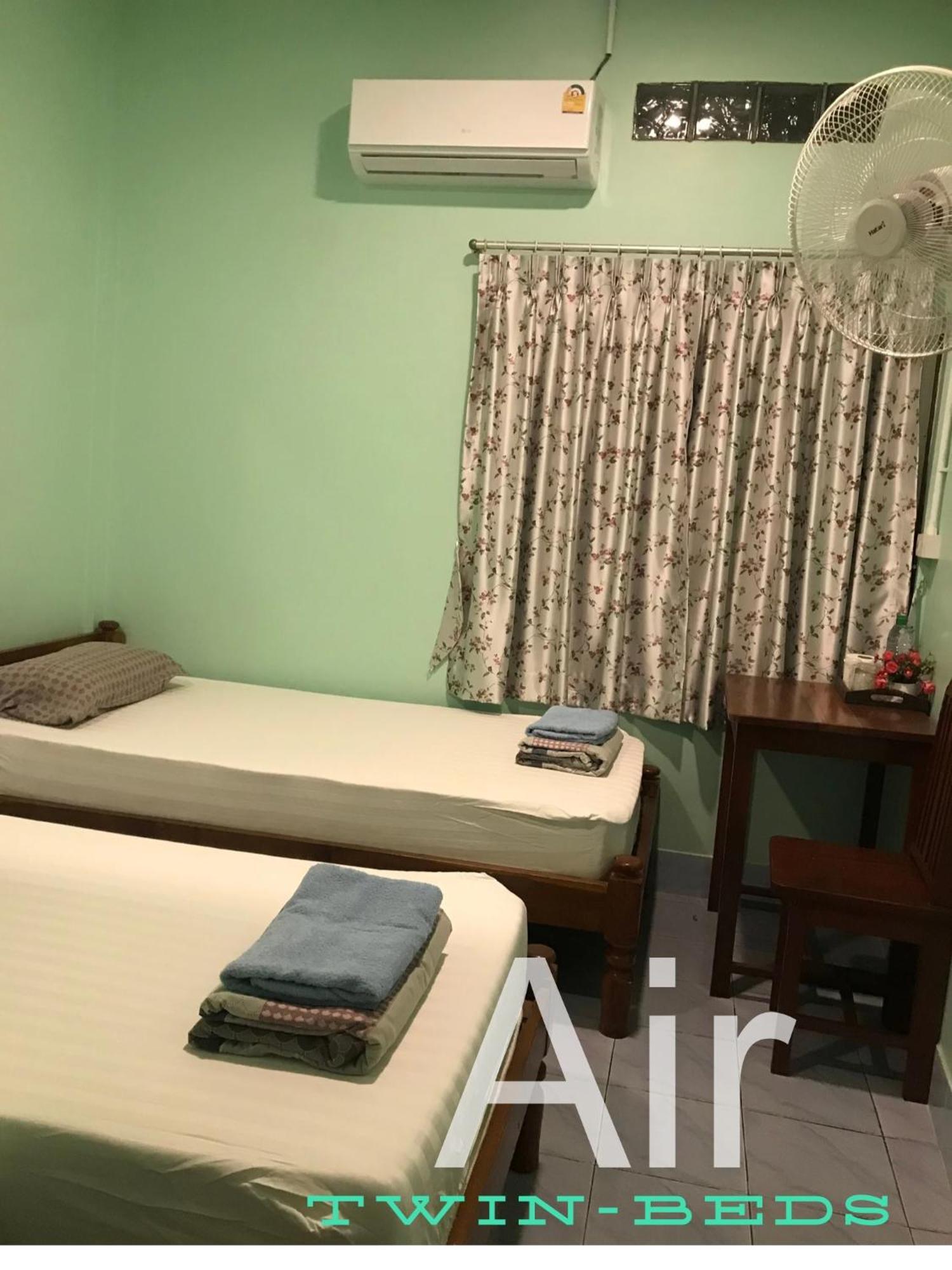 Vitoonguesthouse2Fanrooms & Aircondition Sukhothai Exteriör bild