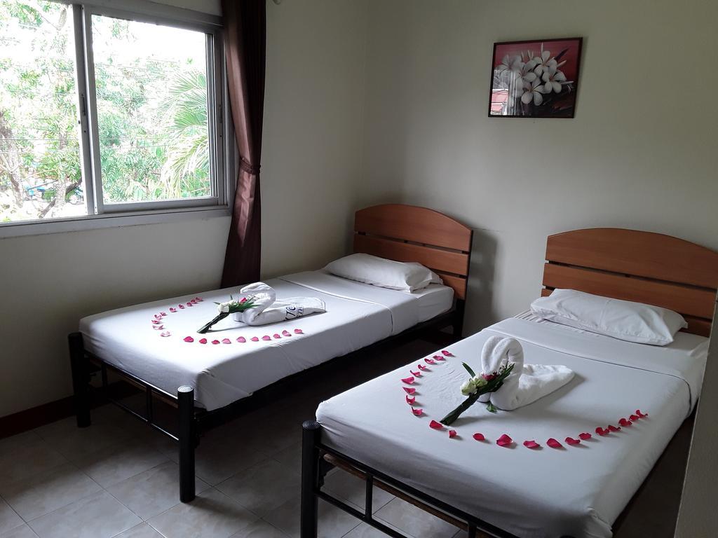 Vitoonguesthouse2Fanrooms & Aircondition Sukhothai Exteriör bild