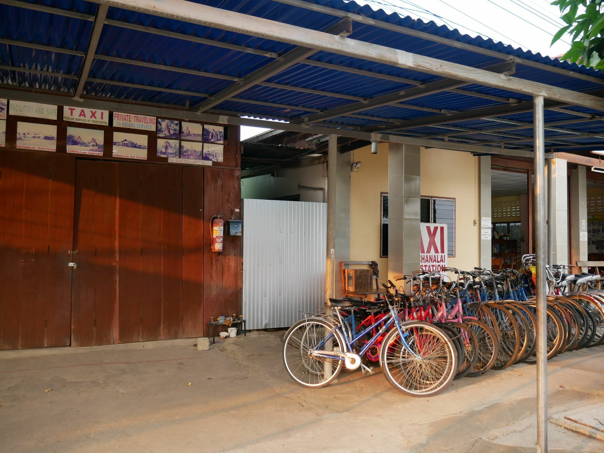 Vitoonguesthouse2Fanrooms & Aircondition Sukhothai Exteriör bild